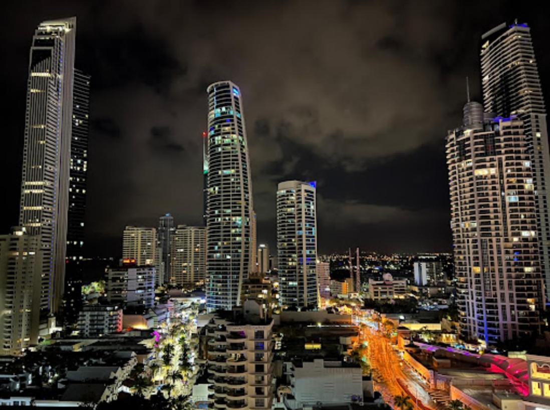 Luxury Apartment & Ocean View In Surfers Paradise Gold Coast Eksteriør bilde